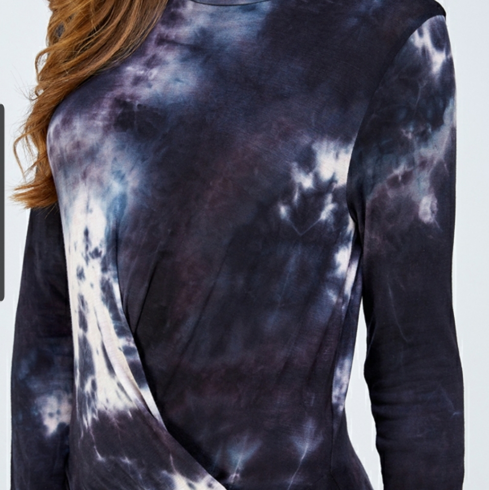 Mega line shorts long sleeve , criss cross design